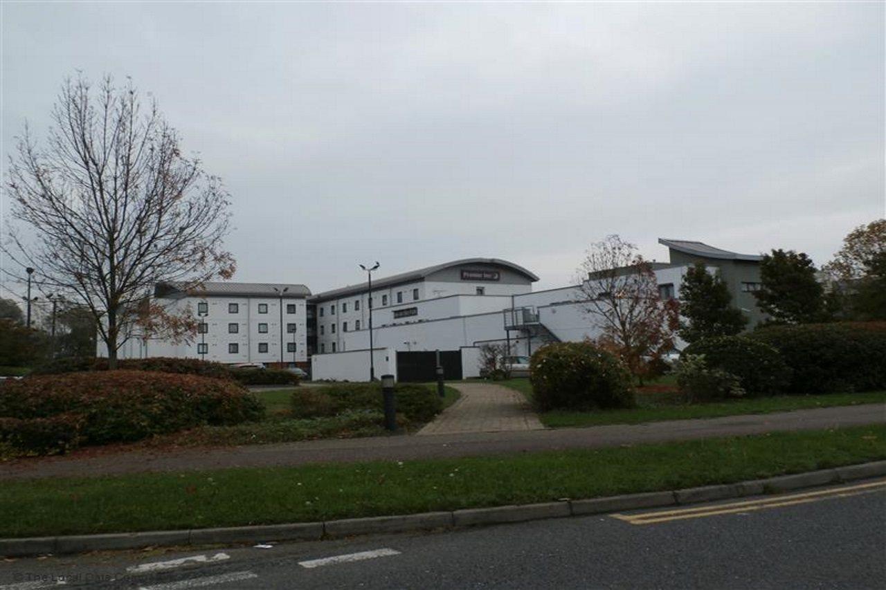 Premier Inn London เอนฟิลด์ ภายนอก รูปภาพ