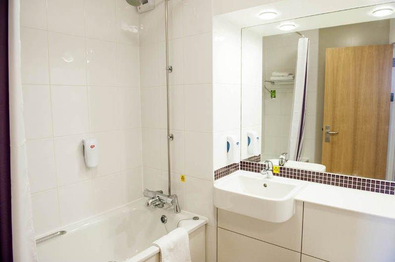 Premier Inn London เอนฟิลด์ ภายนอก รูปภาพ